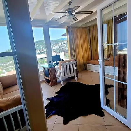 House Near Marina, Yachts, Boats. 4,5 Br Villa *