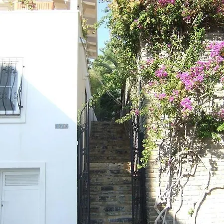 House Near Marina, Yachts, Boats. 4,5 Br Villa *